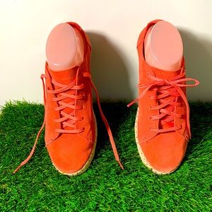 TOMS Adorable peach colored lace up flats size 8.5 in excellent condition.